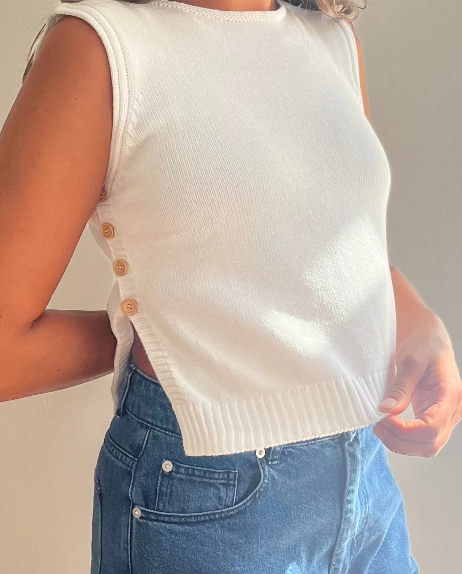 Tricot femme en coton naturel – fabrication portugaise, boutons en bois