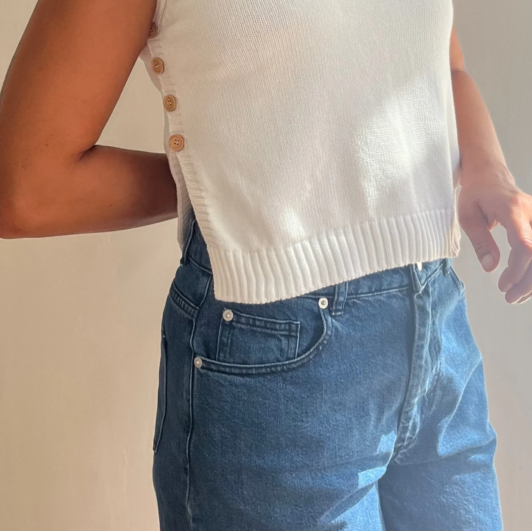 Tricot femme en coton naturel – fabrication portugaise, boutons en bois – Image 6