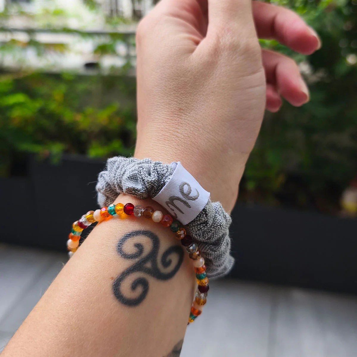 Scrunchie Gris – Image 2